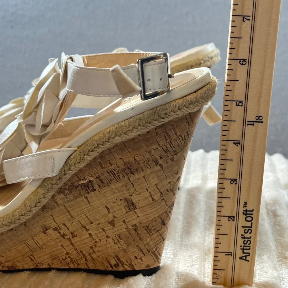 826 | NIB White Floral Cork Espadrille Wedge Sandals White Size 9 Wedding Bridal